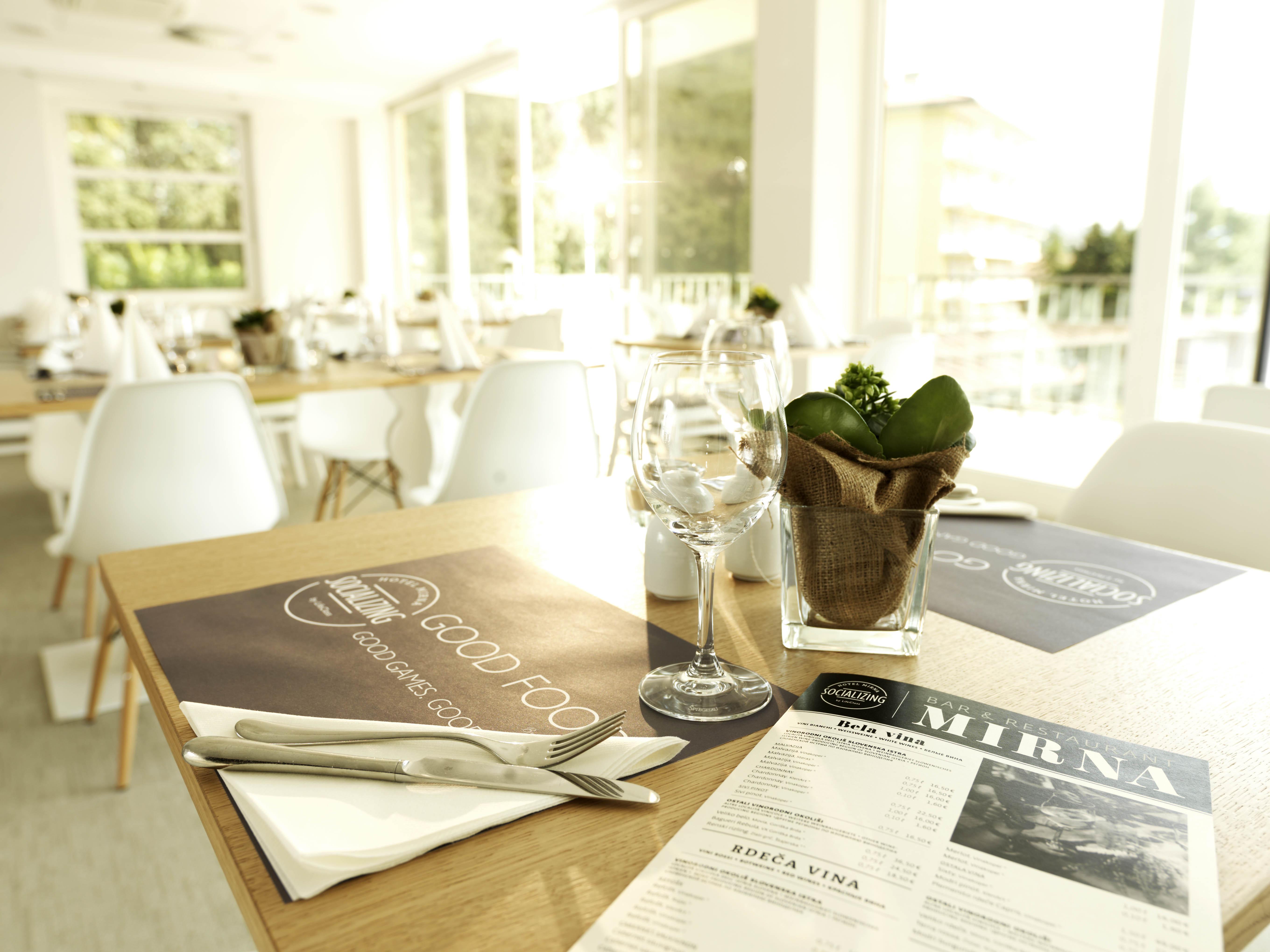 Socializing Hotel Mirna - Terme&Wellness Lifeclass Portorose Esterno foto