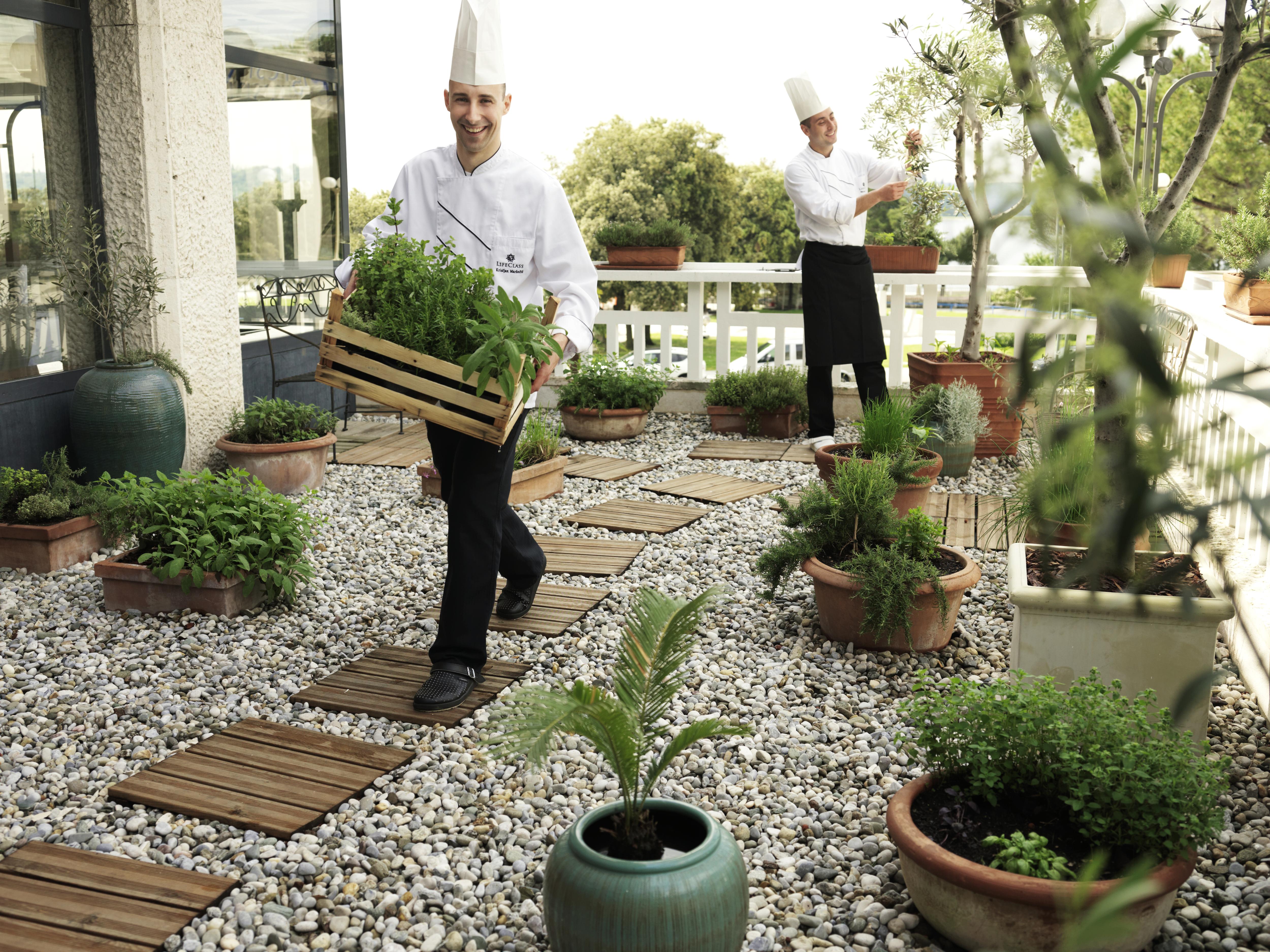 Socializing Hotel Mirna - Terme&Wellness Lifeclass Portorose Esterno foto