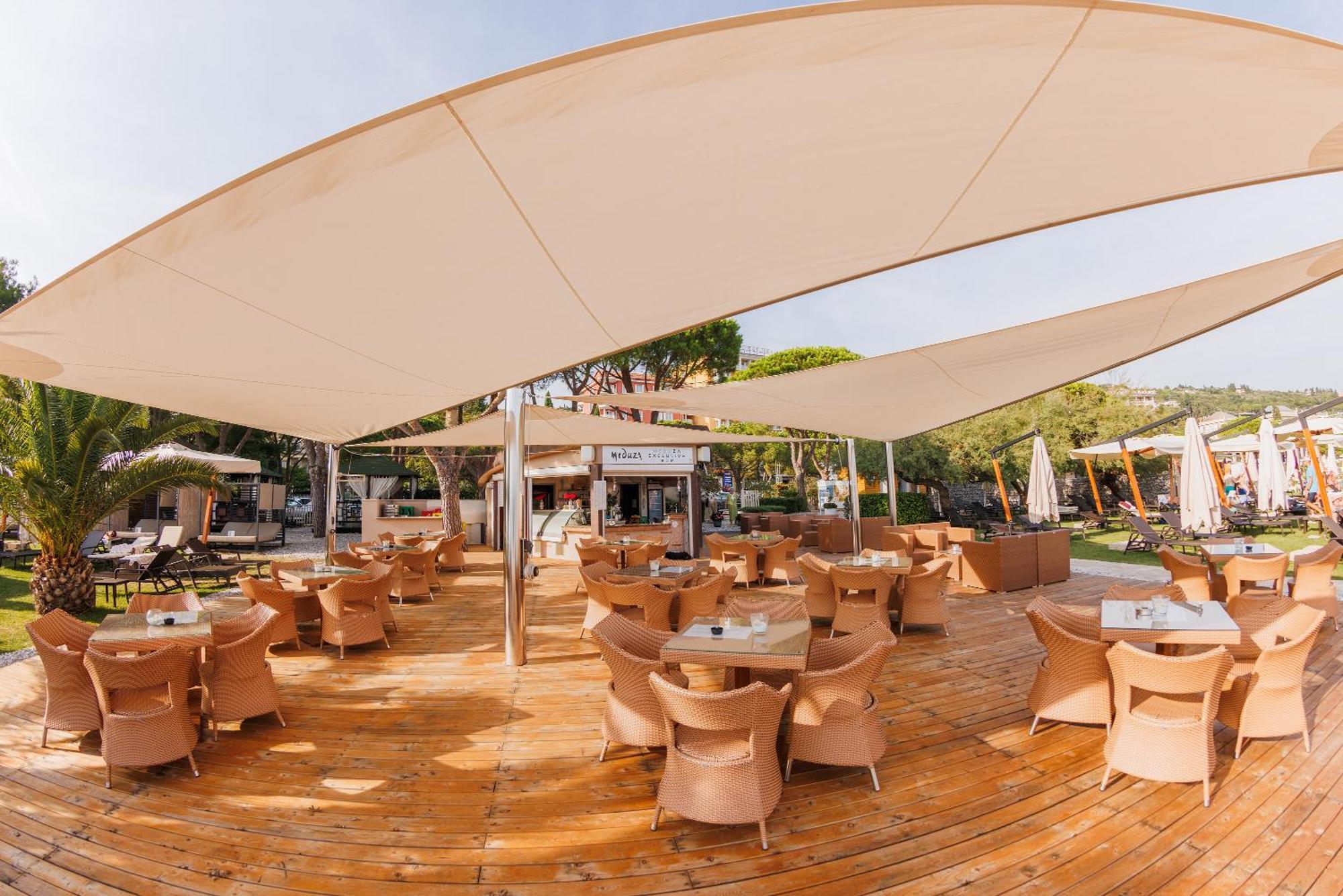 Socializing Hotel Mirna - Terme&Wellness Lifeclass Portorose Esterno foto