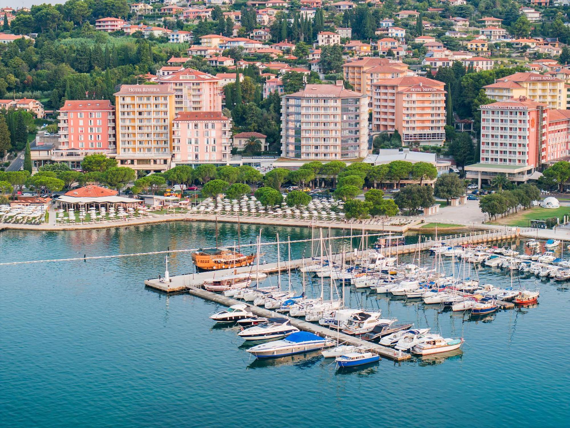 Socializing Hotel Mirna - Terme&Wellness Lifeclass Portorose Esterno foto