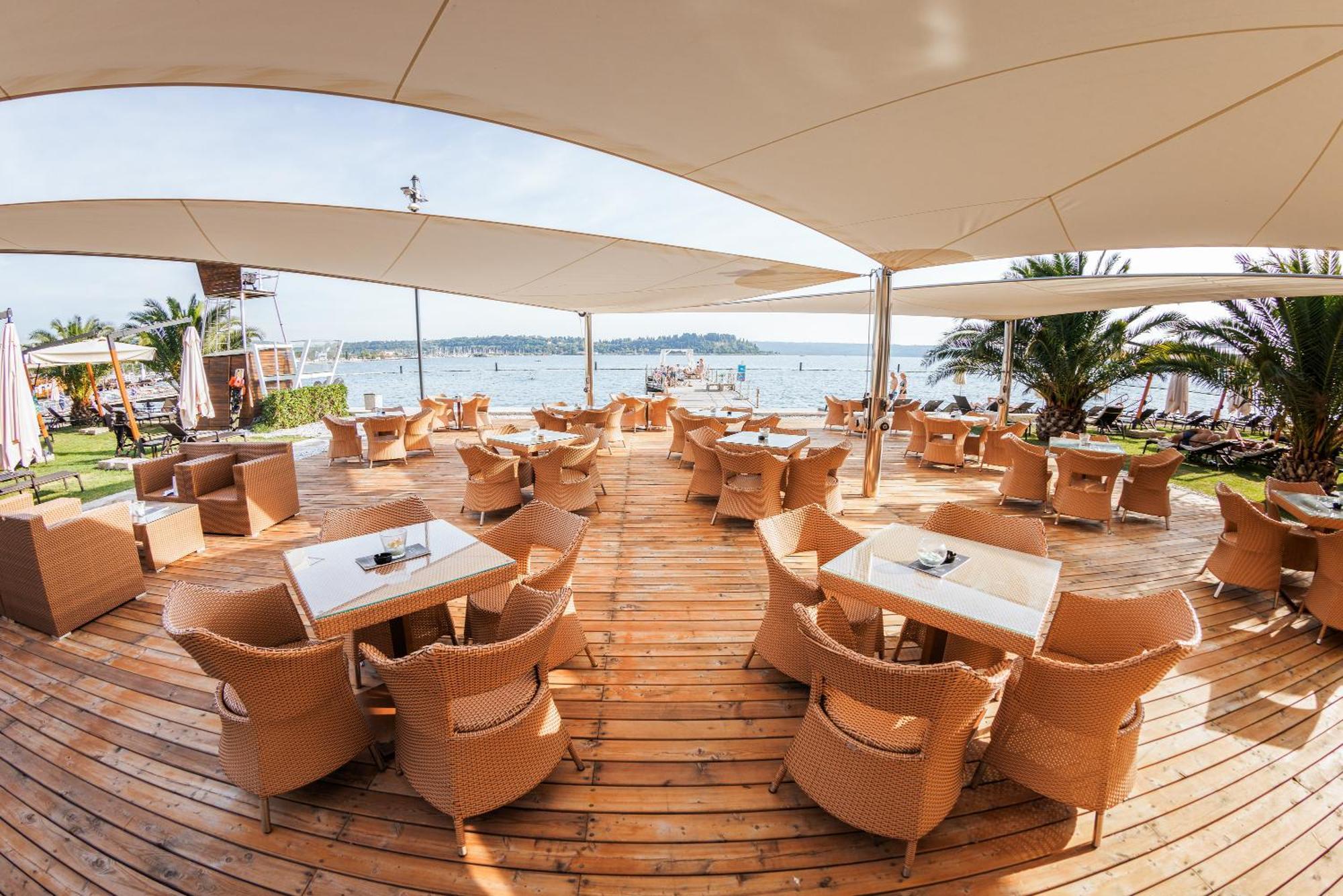 Socializing Hotel Mirna - Terme&Wellness Lifeclass Portorose Esterno foto