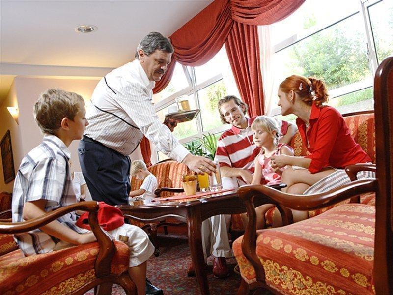 Socializing Hotel Mirna - Terme&Wellness Lifeclass Portorose Esterno foto